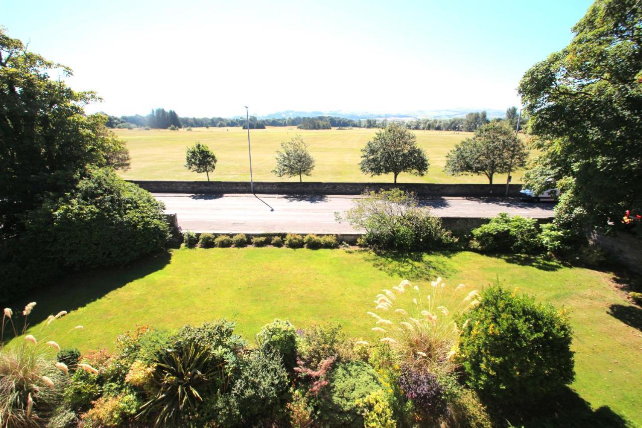Beautiful 2 To 3 Bed Apartment With Stunning Views! Эр Экстерьер фото